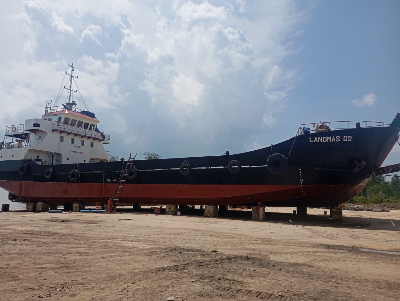 Modern shipping port